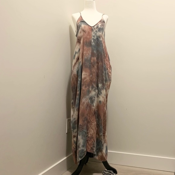 Dresses & Skirts - Tie dye maxi dress